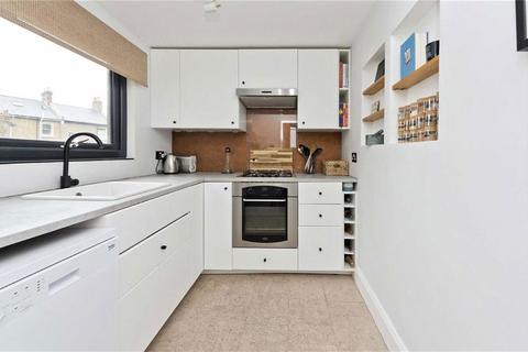 2 bedroom flat for sale, Burlington Mews, London W3
