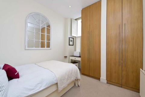 1 bedroom flat for sale, Boscombe Road, London W12