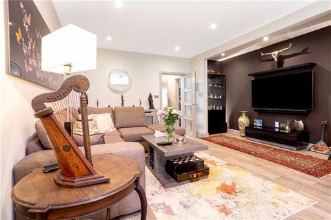 3 bedroom terraced house for sale, First Avenue, London W3