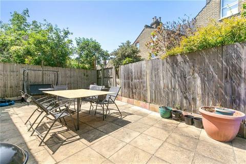 4 bedroom house for sale, Cheriton Square, London SW17