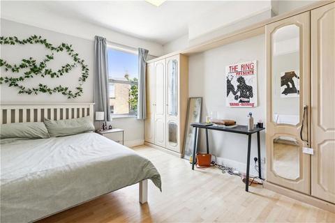 4 bedroom house for sale, Cheriton Square, London SW17