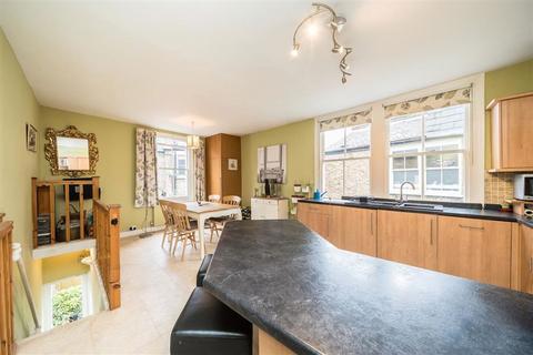 undefined, Yukon Road, London SW12