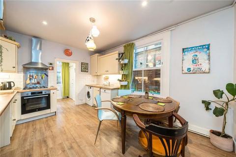 1 bedroom flat for sale, Yukon Road, London SW12