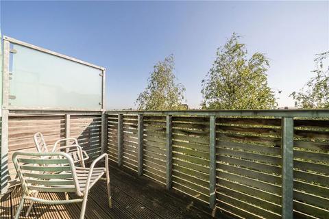 2 bedroom flat for sale, Balham Grove, London SW12