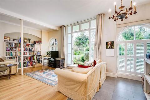 2 bedroom flat for sale, Castelnau, London SW13