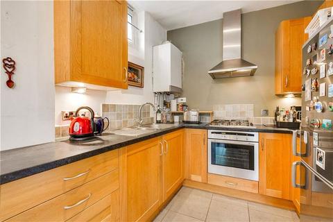 2 bedroom flat for sale, Castelnau, London SW13