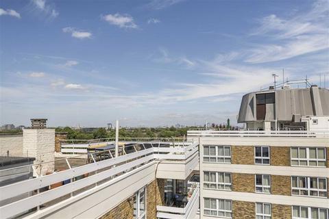Warwick Drive, London SW15