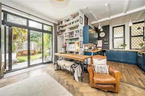 2 bedroom flat for sale, Upper Richmond Road, London SW15