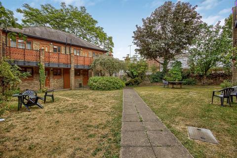 Cedars Court, London SW15