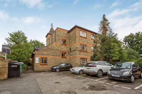 1 bedroom flat for sale, Cedars Court, London SW15