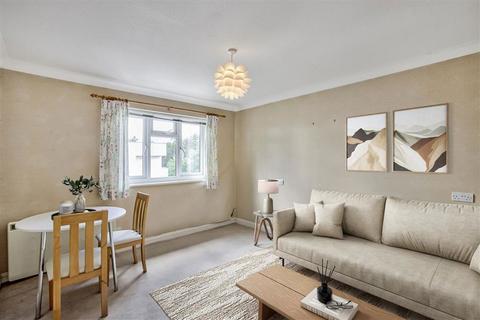 1 bedroom flat for sale, Cedars Court, London SW15