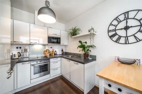 1 bedroom flat for sale, St. John's Hill, London SW11