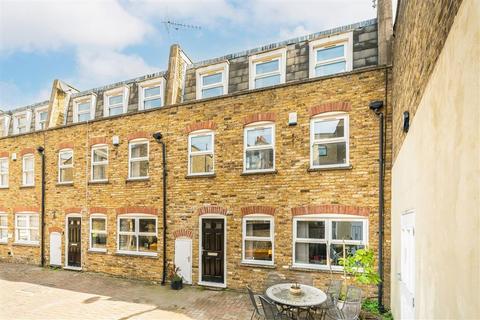 Barnard Mews, London SW11