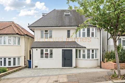 Lawrence Avenue, London, NW7