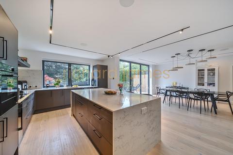 undefined, Lawrence Avenue, London, NW7