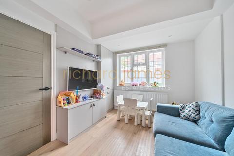 undefined, Lawrence Avenue, London, NW7