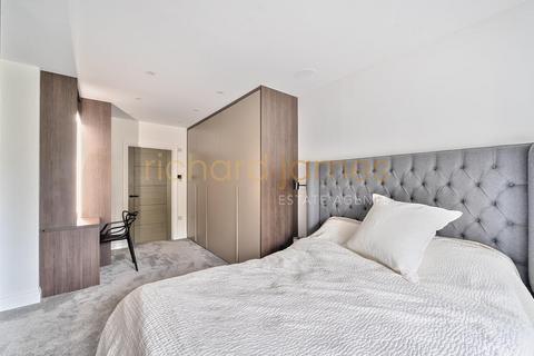 45 Lawrence Avenue, London, NW7 4NL