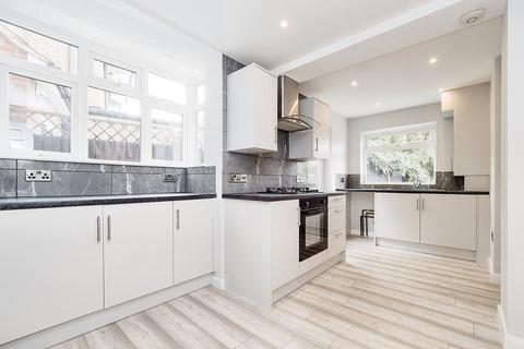 3 bedroom detached house for sale, Woodlands Road, Romford, RM1