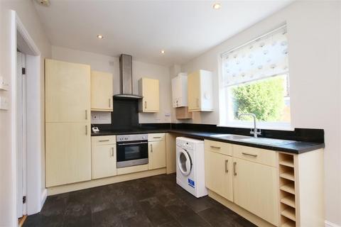 2 bedroom semi-detached house to rent, Montague Street, South Bank