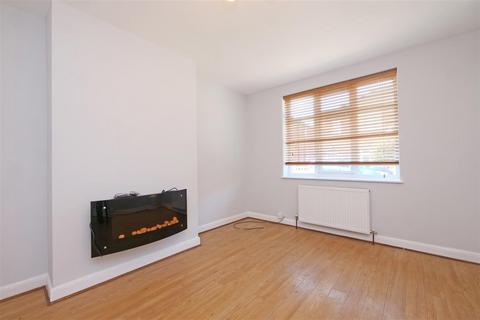 2 bedroom semi-detached house to rent, Montague Street, South Bank