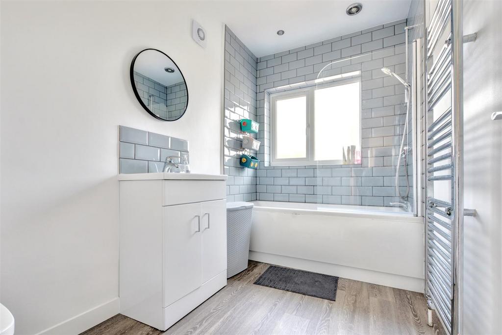 Bathroom 1.jpeg