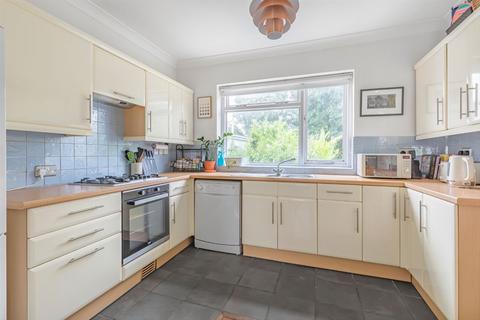2 bedroom maisonette for sale, Saville Road, London W4