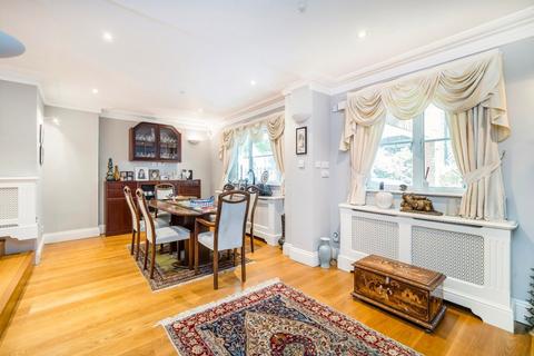 6 bedroom house for sale, Surrey Crescent, London W4