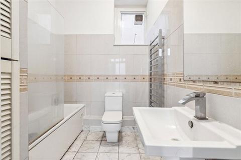 4 bedroom flat for sale, Earls Court Square, London SW5