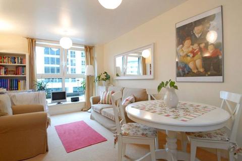 2 bedroom flat for sale, Nacovia House, London SW6