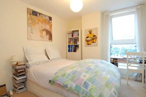 2 bedroom flat for sale, Nacovia House, London SW6