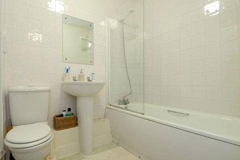 2 bedroom flat for sale, Nacovia House, London SW6