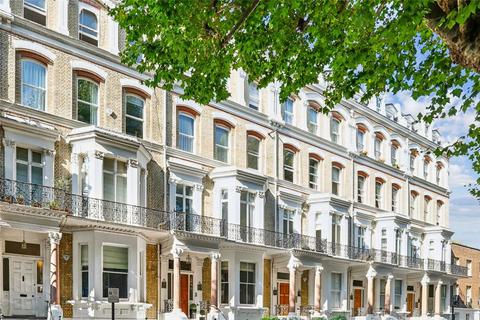 4 bedroom flat for sale, Vicarage Gate, London W8