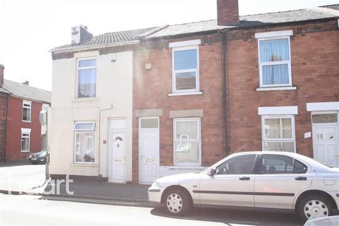 3 bedroom terraced house to rent, Thesiger Street