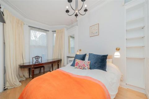 Flat 3, 9 Airlie Gardens, London, W8 7AJ