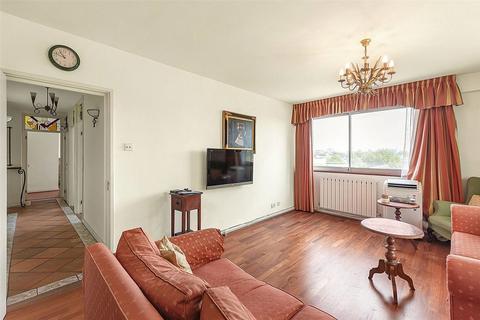 3 bedroom flat for sale, Kensington Heights, London W8