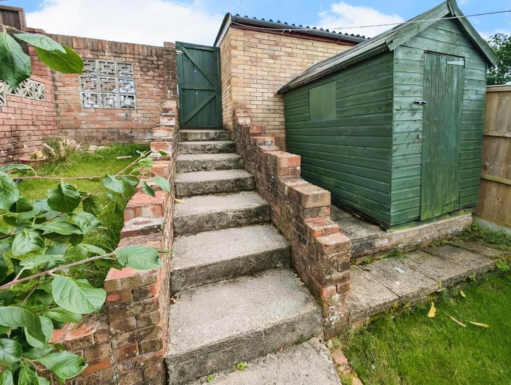 B7eb03bd-shed.jpg