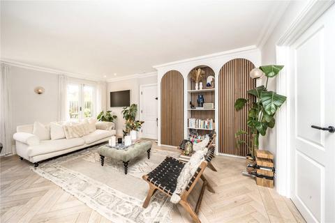 84a Randolph Avenue, London, W9 1BG