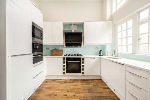 2 bedroom flat for sale, Chiltern Court, London NW1