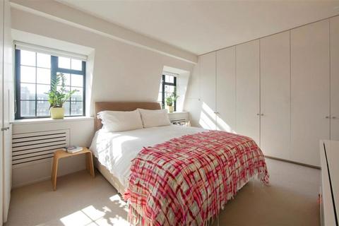 3 bedroom flat for sale, Portland Place, London W1B