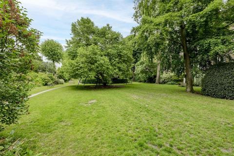 2 bedroom flat for sale, Ladbroke Grove, London W11
