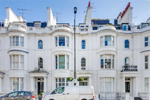 1 bedroom flat for sale, Gloucester Terrace, London W2