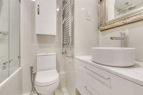Gloucester Terrace, London W2
