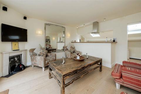 3 bedroom flat for sale, Hereford Mansions, London W2