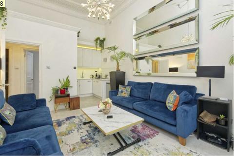 2 bedroom flat for sale, Clanricarde Gardens, London W2
