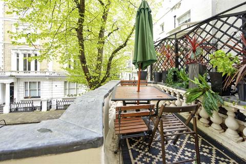 2 bedroom flat for sale, Clanricarde Gardens, London W2
