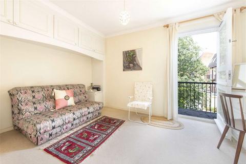 3 bedroom maisonette for sale, St. Andrews Square, London W11