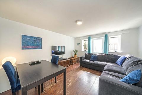 20 Blake Close, London, W10 6AY