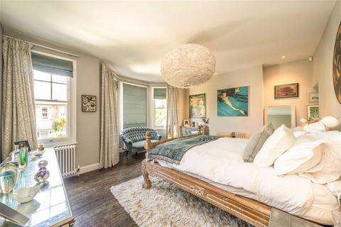 17 Finstock Road, London, W10 6LT