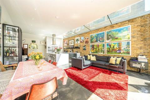 17 Finstock Road, London, W10 6LT