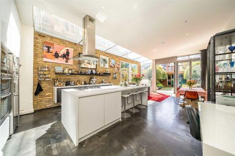 17 Finstock Road, London, W10 6LT
